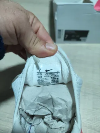 Nike W Air Max 270 Rojas y Blancas