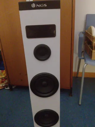 Torre de Sonido NGS Blanca y Negra
