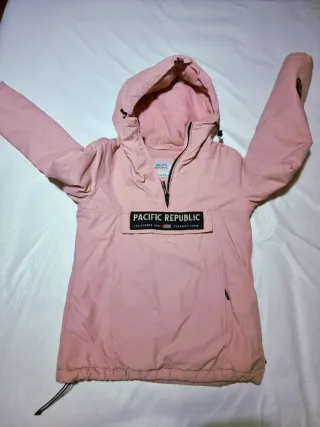 Cazadora rosa Pull & Bear