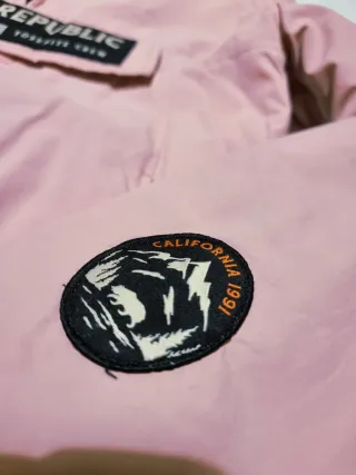 Cazadora rosa Pull & Bear