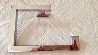 Accesorios de baño metálicos plateados