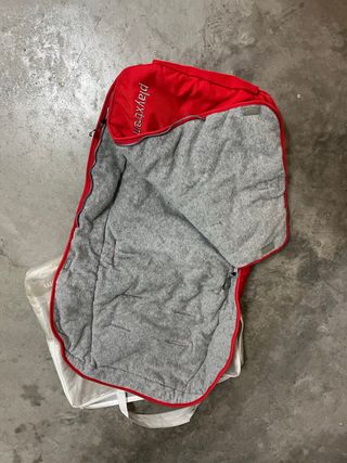 Saco polar playextrem  para silla de coche rojo
