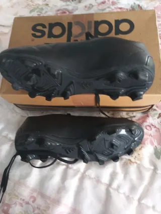 Botas de fútbol Adidas negras