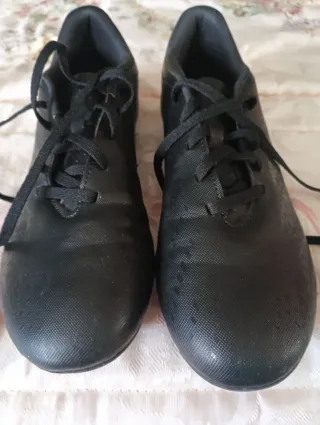 Botas de fútbol Adidas negras