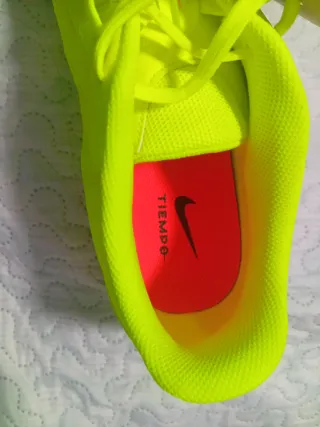 Zapatillas Nike Verdes y Blancas