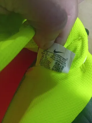 Zapatillas Nike Verdes y Blancas