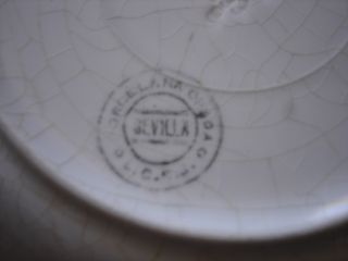 Due piatti in porcellana opaca