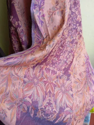 Pañuelo estampado floral mujer