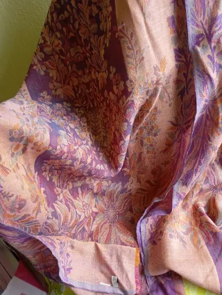 Pañuelo estampado floral mujer