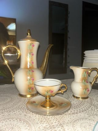 Juego de café porcelana antiguo floral dorado