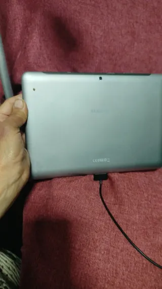 Tablet Samsung Negra y Plateada