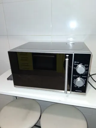 Microondas y Grill Corbero