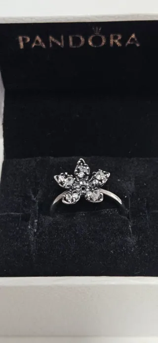 Anillo Pandora Flor Plata y Circonitas