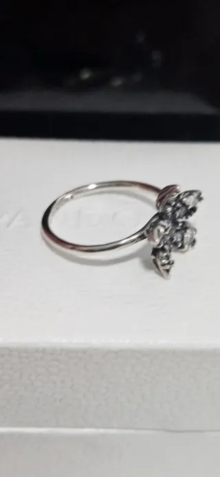 Anillo Pandora Flor Plata y Circonitas