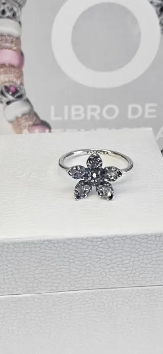 Anillo Pandora Flor Plata y Circonitas
