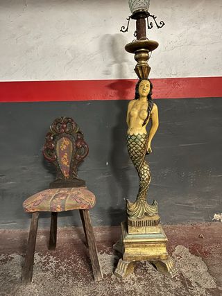 Talla madera sirena y silla antigua