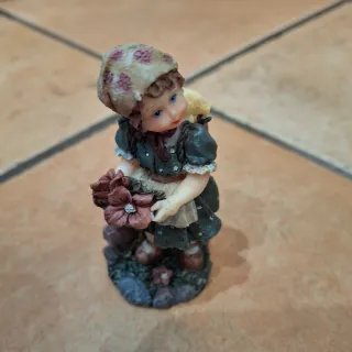 Statua Bambina con Fiori