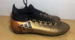 Lote de botas de fútbol