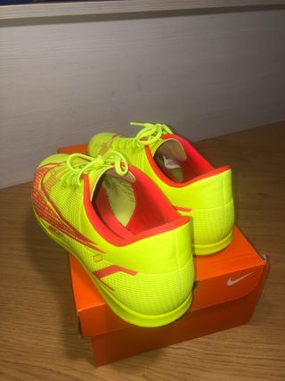 Lote de botas de fútbol