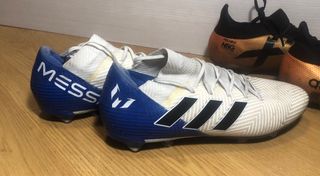 Lote de botas de fútbol