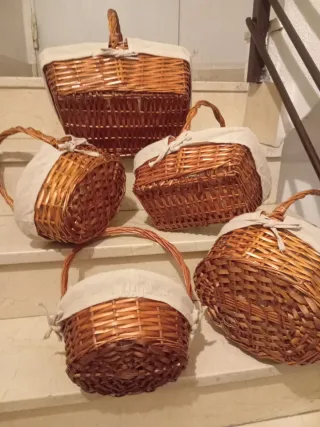 Cestas de mimbre con forro de tela