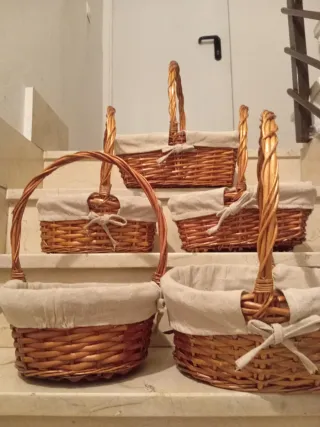 Cestas de mimbre con forro de tela