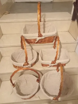 Cestas de mimbre con forro de tela
