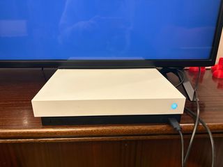 Xbox One X Blanca y Verde