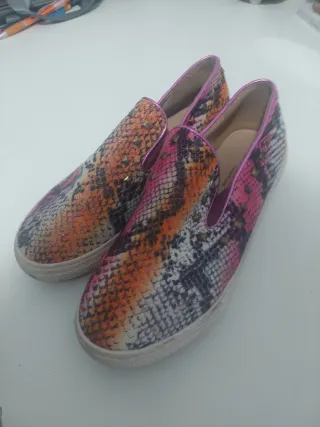 Alpargatas con estampado de serpiente