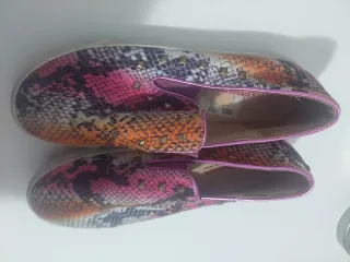 Alpargatas con estampado de serpiente