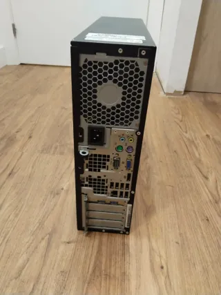 PC de sobremesa negro, DESKTOP-99I0NFV.