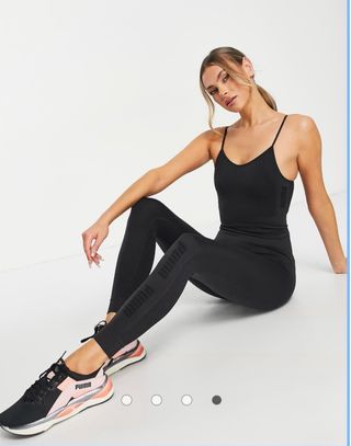 Top deportivo Puma negro