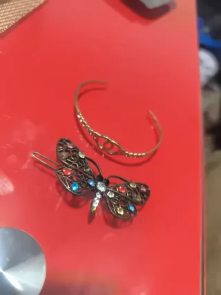 Broche mariposa vintage con pedrería y pulsera