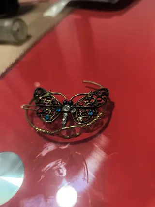 Broche mariposa vintage con pedrería y pulsera