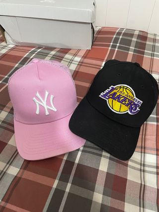 2 Gorras New Era Rosa y Negra
