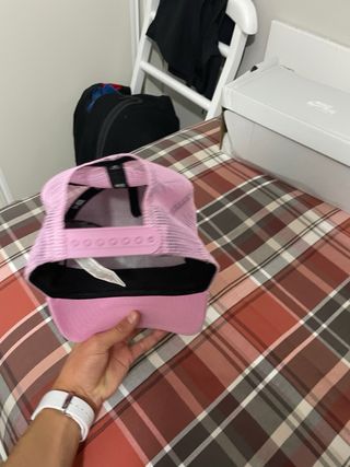 2 Gorras New Era Rosa y Negra