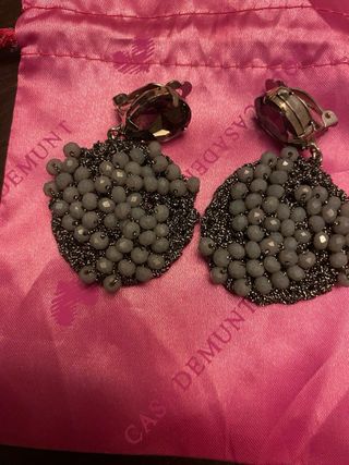Pendientes Casademunt negros y plateados