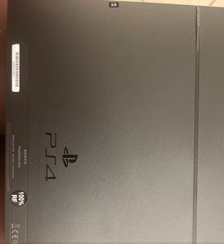 Playstation 4 con 2 Joypad e 16 giochi