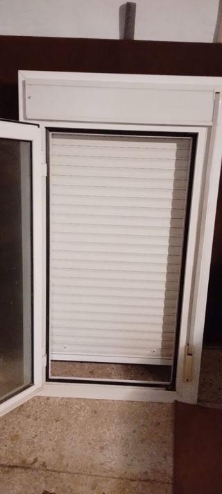 Ventana aluminio Climalit persiana 135x75