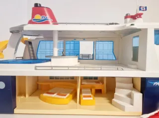 Crucero Playmobil con tobogán y figura