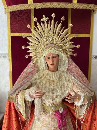 Virgen tamaño natural