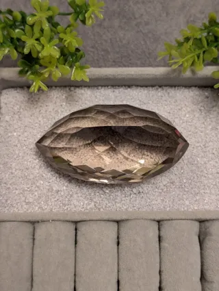 Cuarzo Fume Gigante Marquise