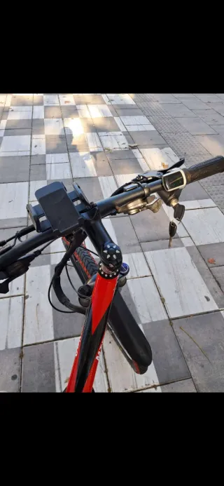 Bicicleta Eléctrica Roja