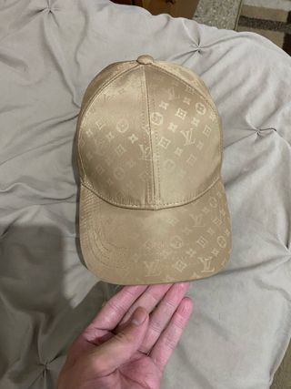 Gorra Louis Vuitton Beige/Dorado Monogram