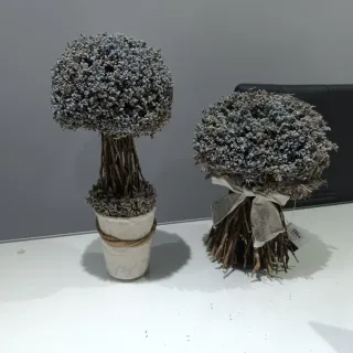 Adornos decorativos de madera y papel