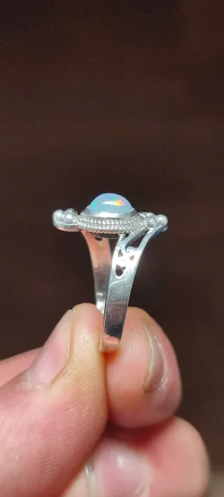 Anillo de Plata y Ópalo.