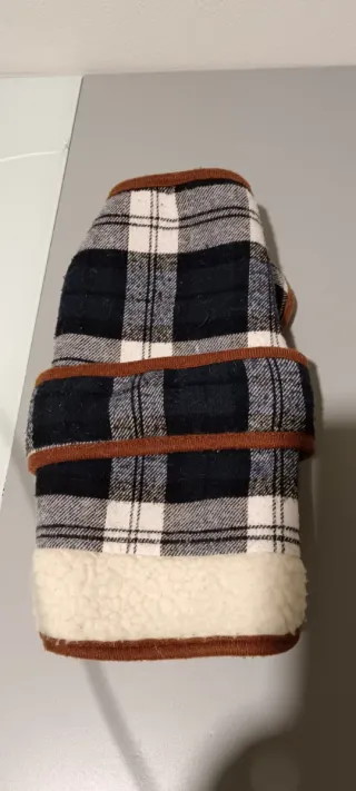 Abrigo para perro pequeño a cuadros