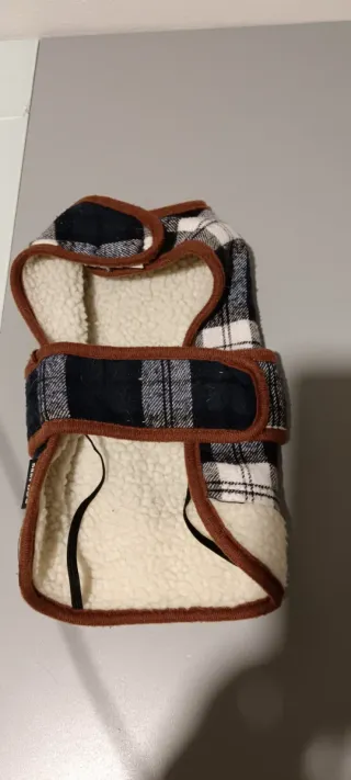 Abrigo para perro pequeño a cuadros