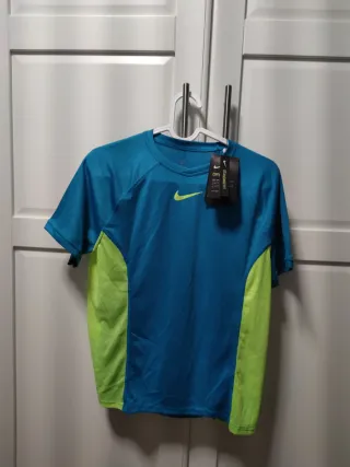 Camiseta deporte Nike Dri-FIT  chico 12 a 14 años