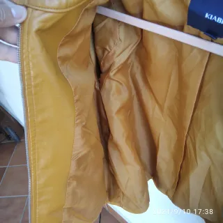 Cazadora Kiabi amarilla mujer